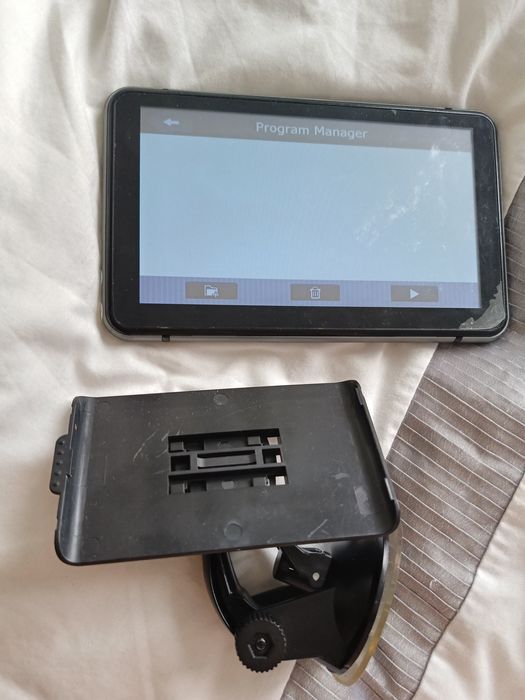 Nawigacja samochodowa z uchwytem IGO