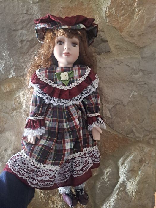 Boneca porcelana antiga