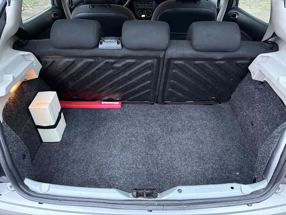 Пежо 206+ 2009 рік