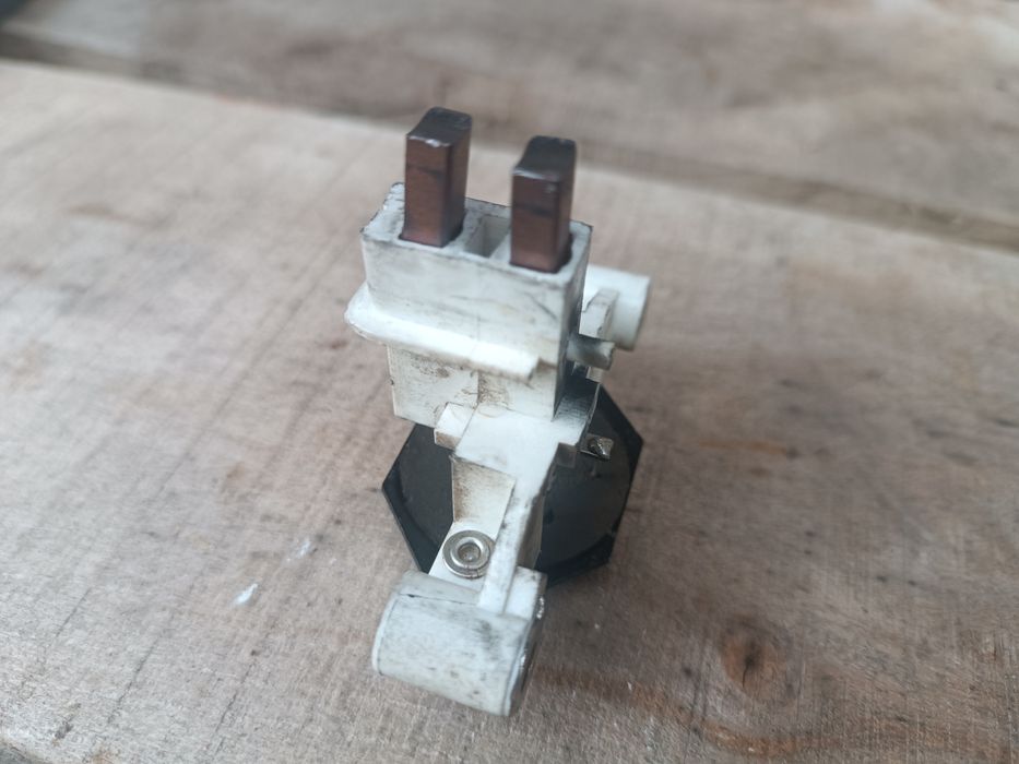 На запчастини Генератор ВАЗ 2110 Елтра 5102.3771 80А