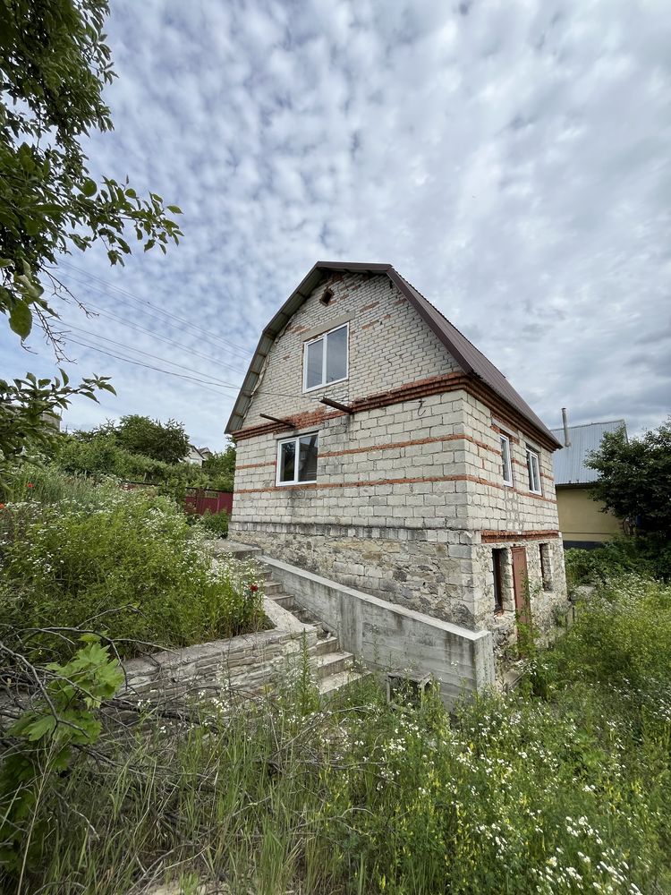 Продам дачний будинок, Шутнівці