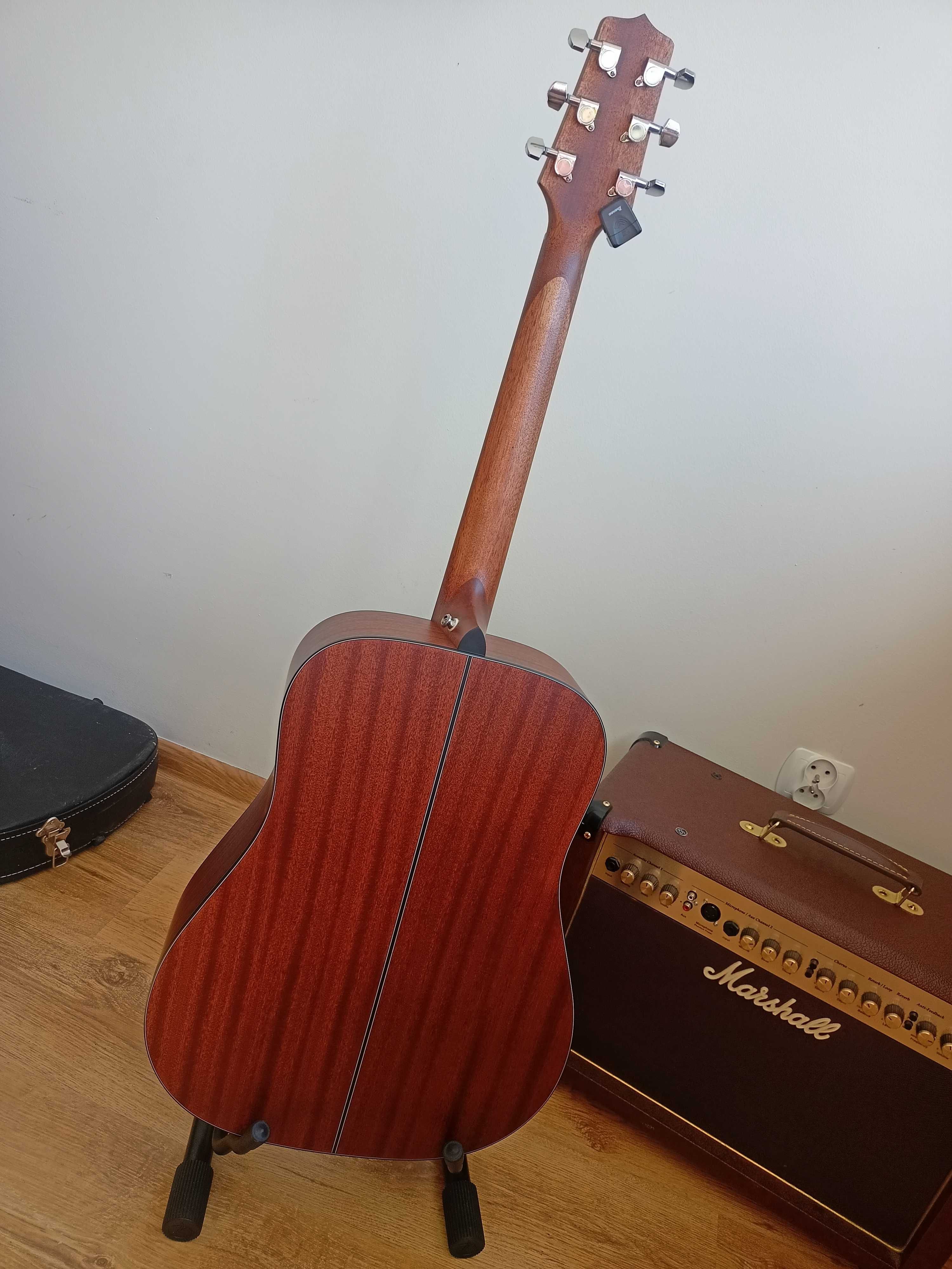 Gitarą akustyczna Takamine GD10ns