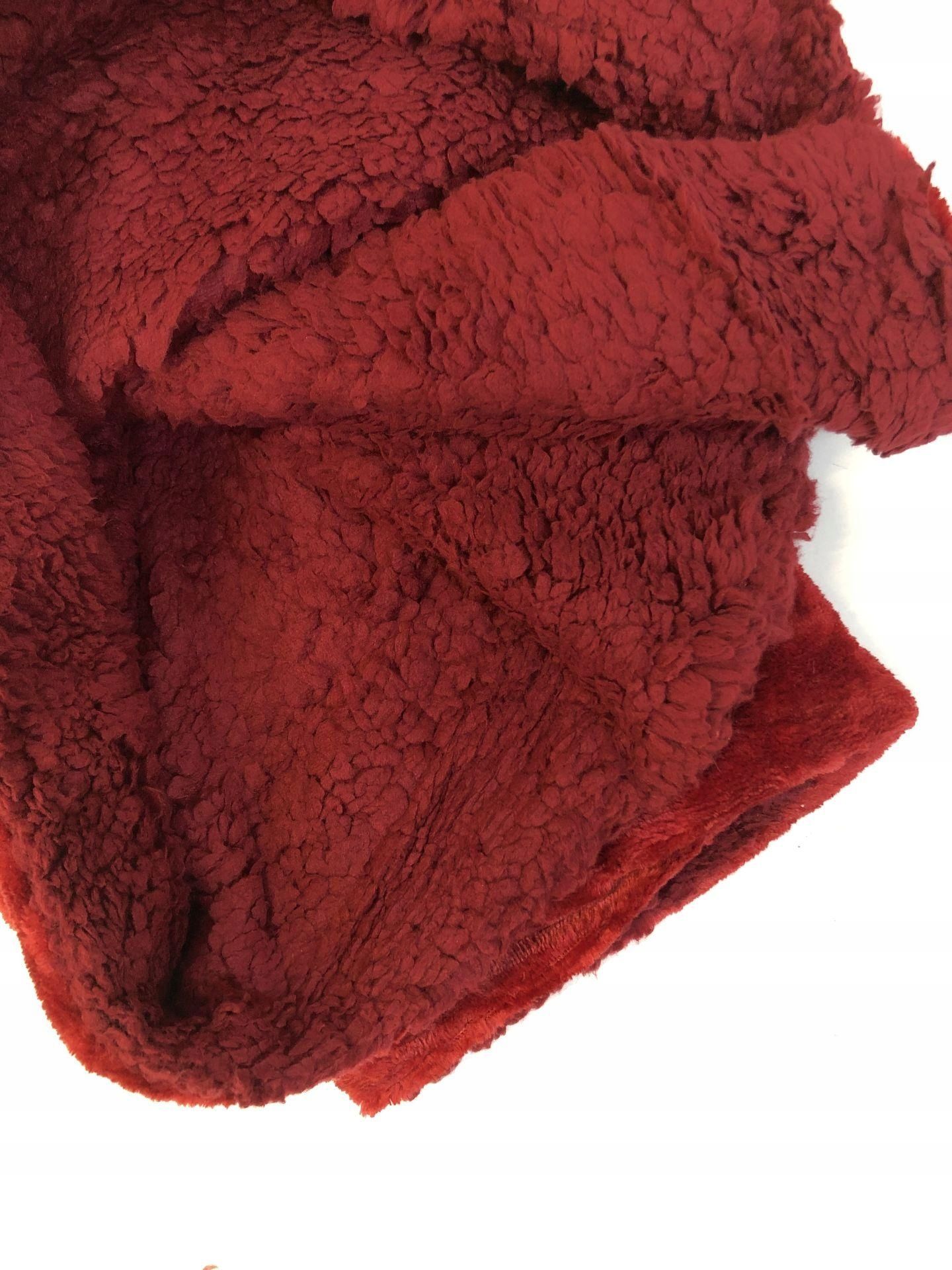 Czerwona koc sherpa 220x240 cm Bedsure ciepła miękka flanelowa