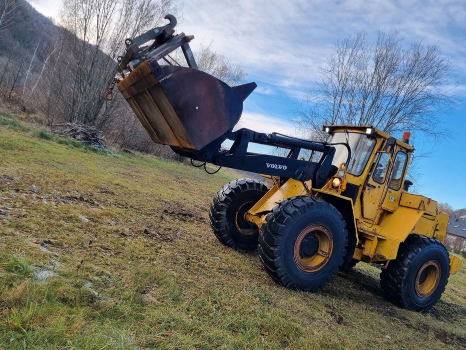 Volvo BM 4400 Ładowarka Fadroma Sprowadzona z Norwegii Widły Łyżka Bocian Wysięgnik! Aktualne badania w DEKRA! Oryginał zadbana Bez luzów i wycieków Potężna Moc. Nie pracowała w Kraju! 6 cylindrów pneumat Hamulec Opony jak Nowe  PerfekcyjnyStan Wszystko d