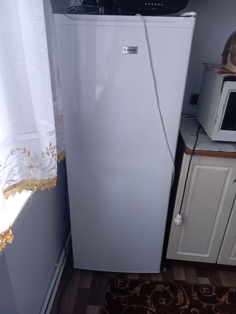 Продам морозильну камеру 6