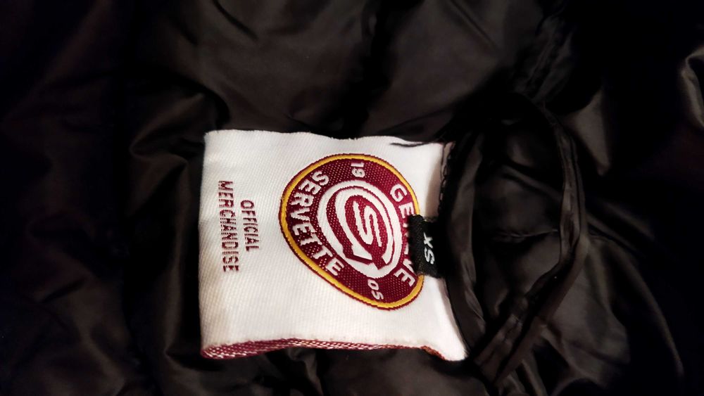 Куртка чорна нейлон