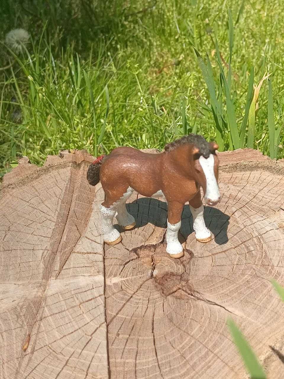 Лошадка Клейдесдаль (Schleich, Шляйх)