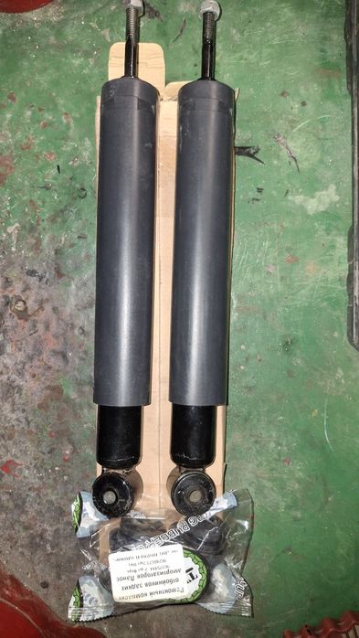 Задні амортизатори ланос (1000 грн пара)