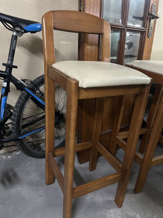 Vendo 2 portas + 2 cadeiras