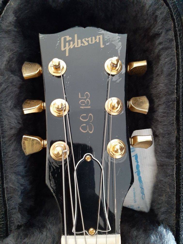 Guitarra Gibson ES-135 com case