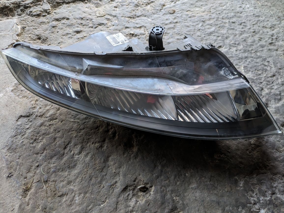 Honda Civic VIII lampy przednie