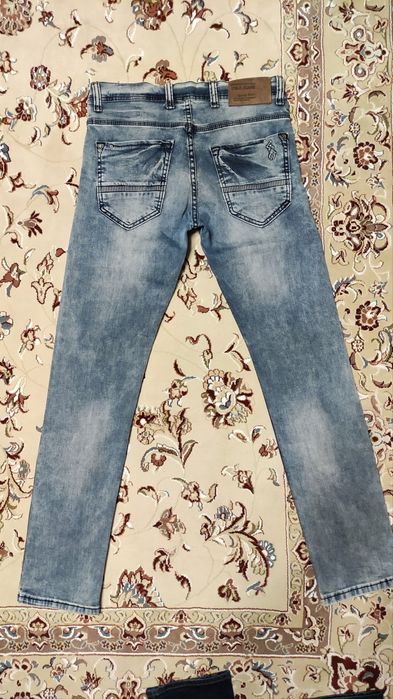 Джинси на підлітка