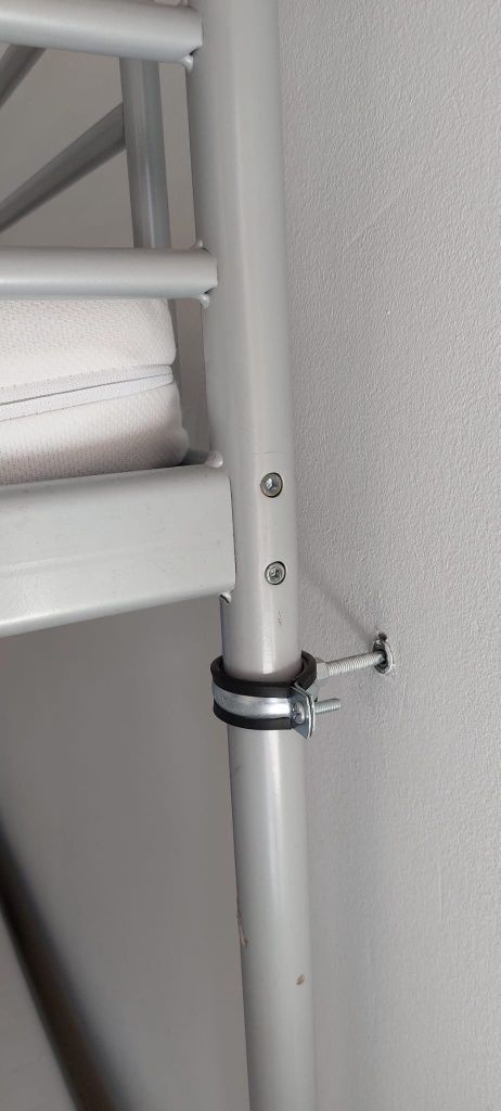 Łóżko piętrowe Ikea Svarta z materacami