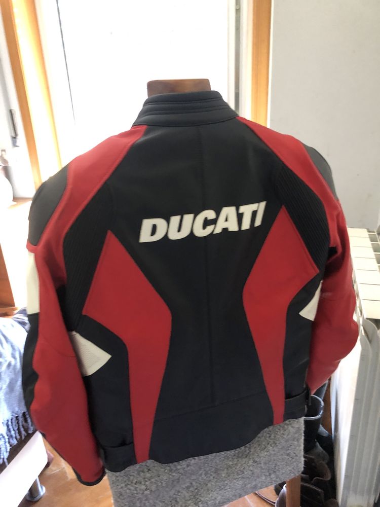 Casoco de mota dainese em pele (novo) Ducati
