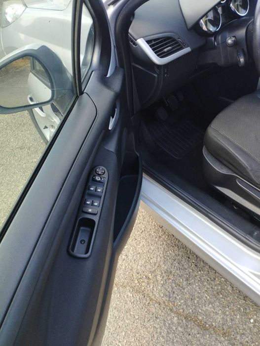 Peugeot 207 sw 2011