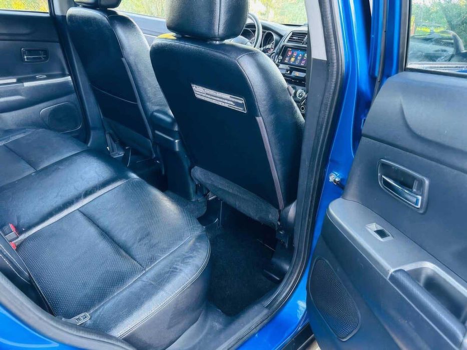 Mitsubishi Outlander      2018