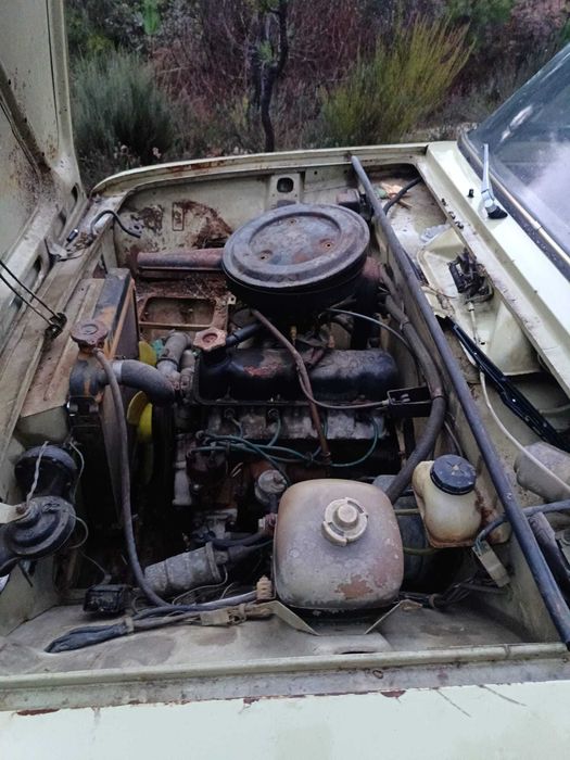 Clássicos antigos Fiat 124 van 1.2