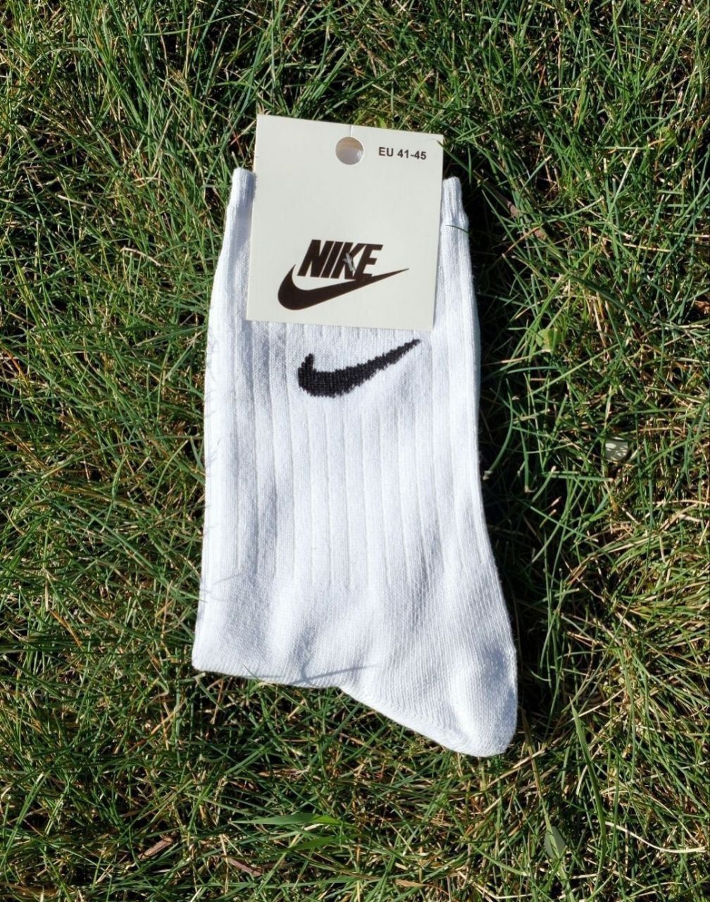 Шкарпетки Nikе білі, носки найк белые

-Якість 80%бавовна;
17%поліамід