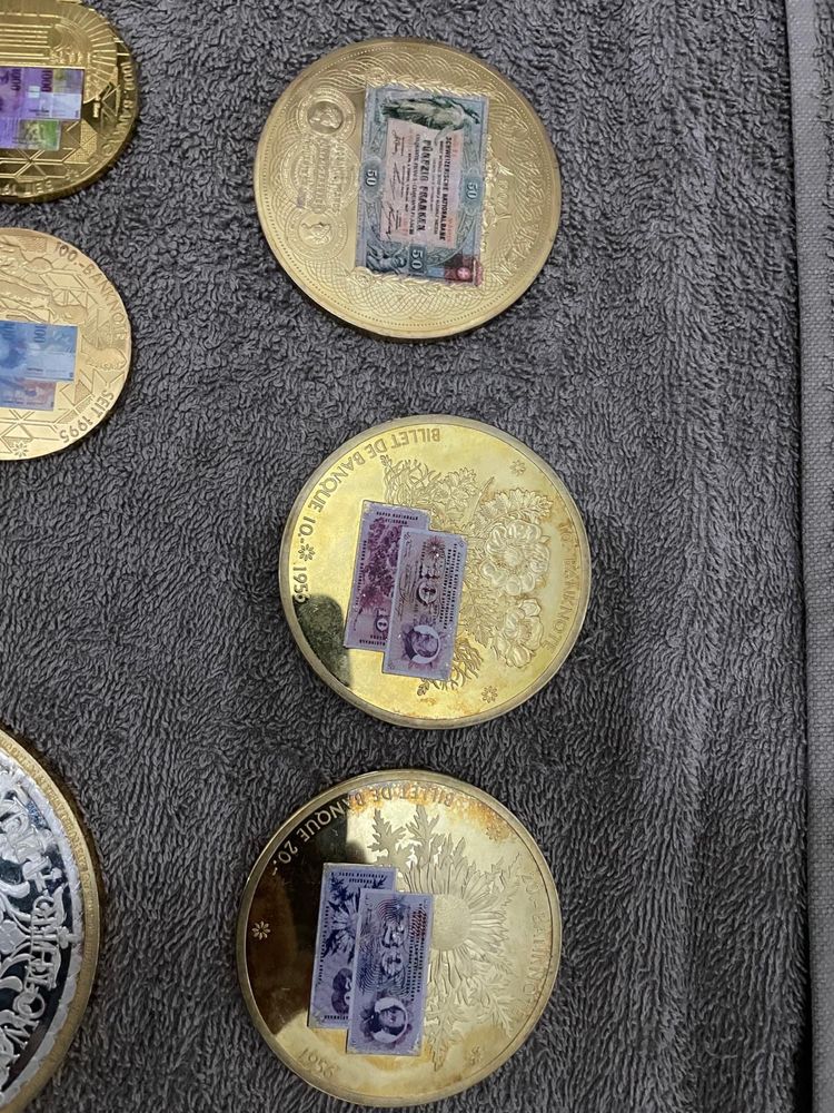 Medalhas douradas e prateadas