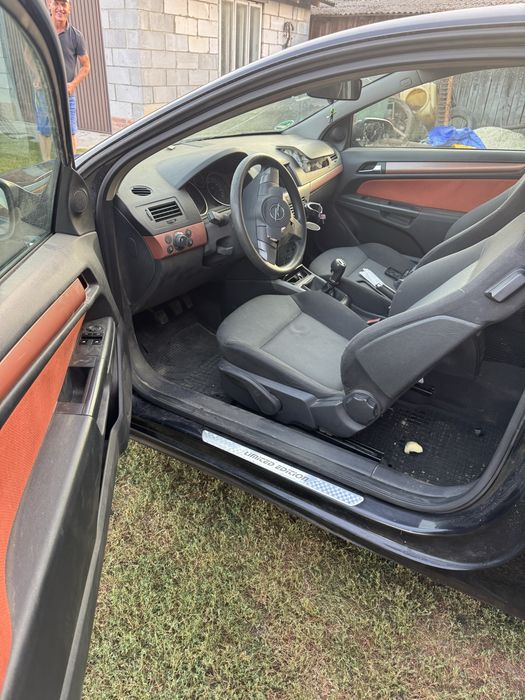 Opel Astra H 1.6 2005 uszkodzony
