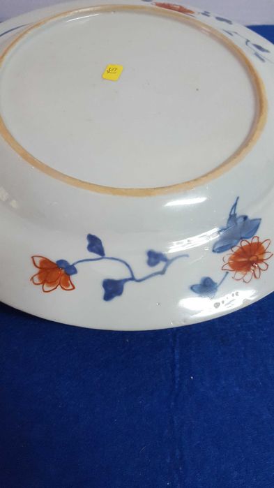 Antigo e raro prato em porcelana chinesa Imari Reinado Kangxi