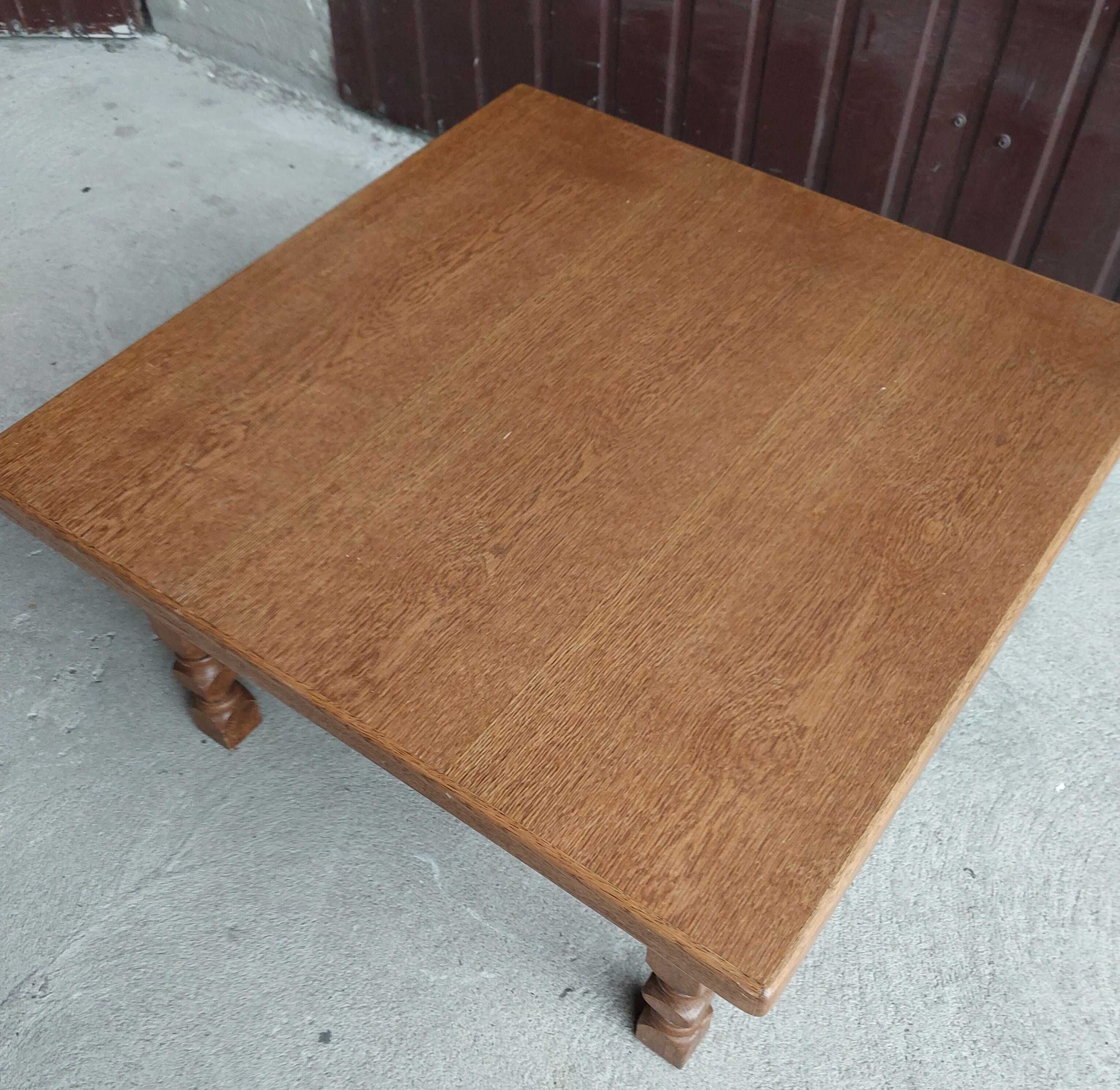 niski, kwadratowy stolik kawowy / 554