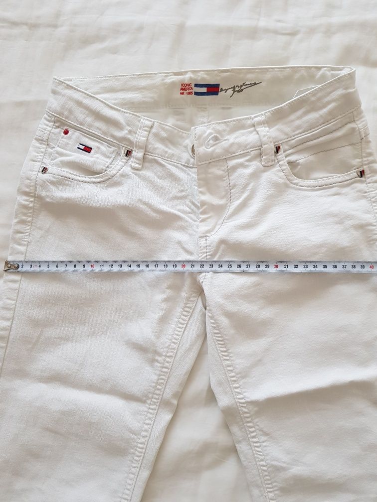 Белые джинсы р.36