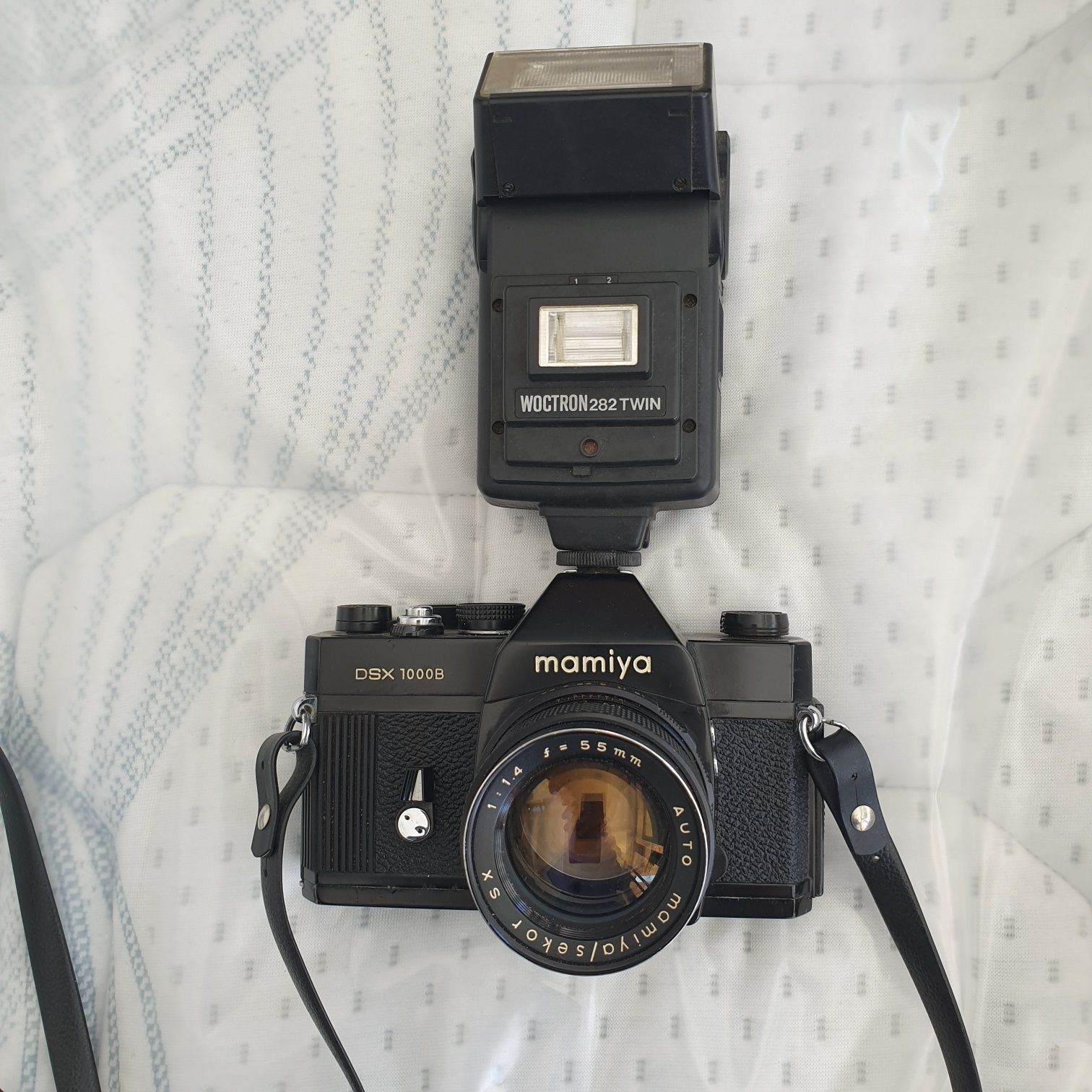 Máquina fotográfica Mamiya.