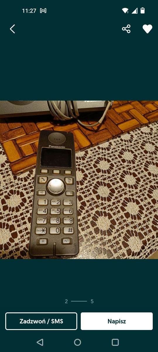 Stacjonarny telefon, w komplecie baza.