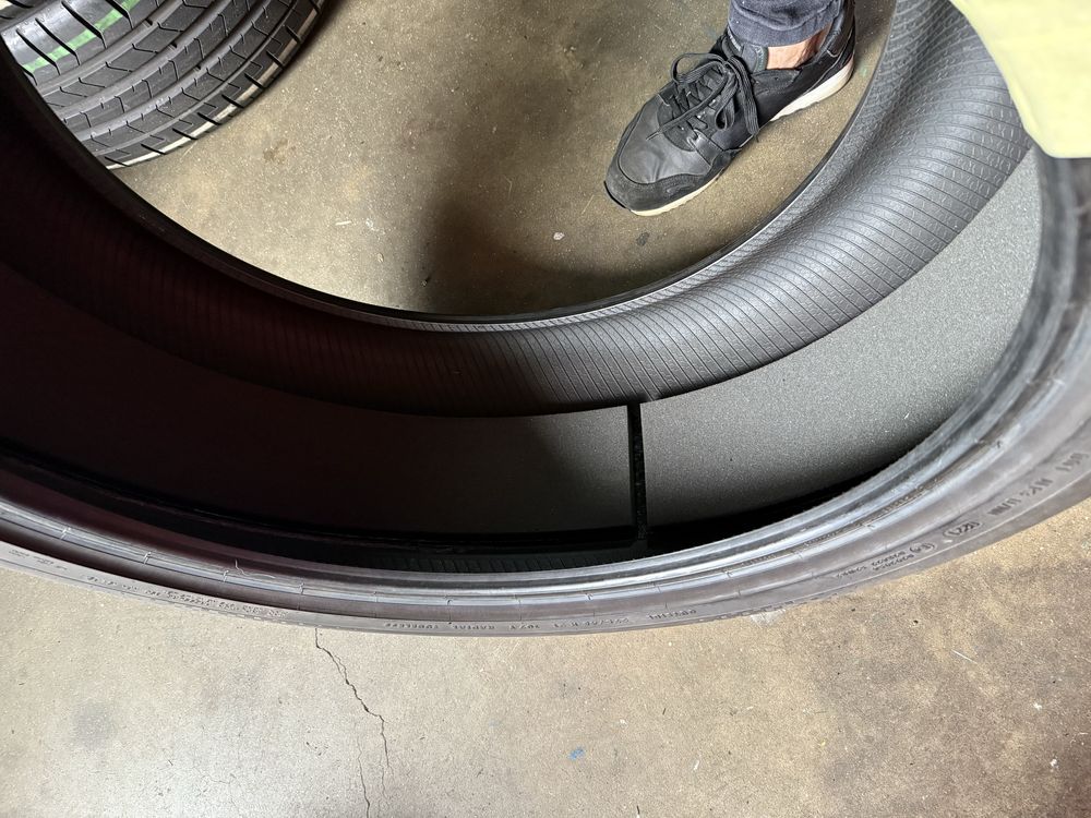 Pneus 275/45/21 + 315/40/21 Todos continental
