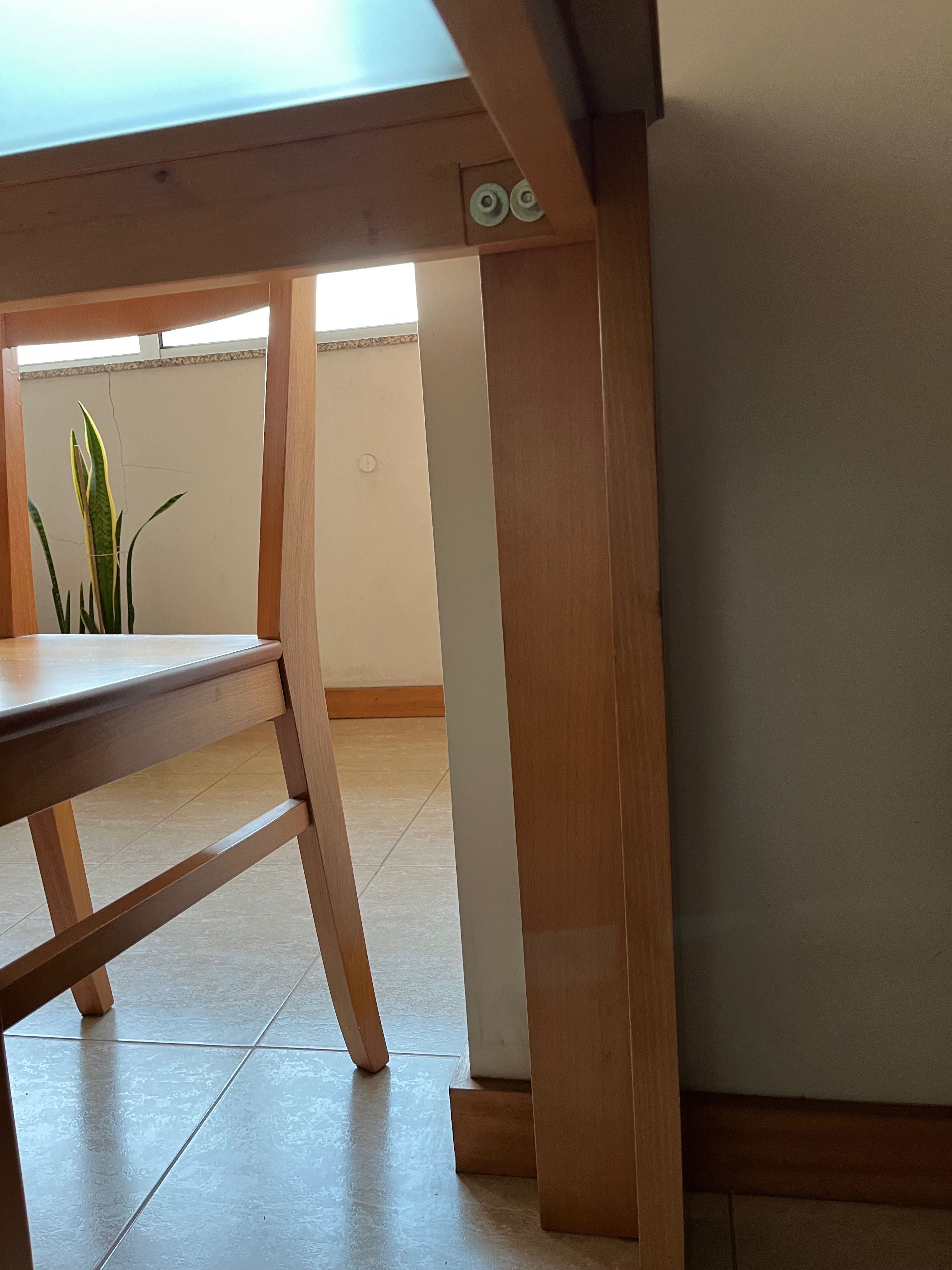 Mesa de Cozinha com 6 cadeiras