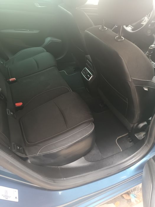 Renault Mégane Sport Tourer 1.5 dCi Zen Ano
Abril / 2018 
(NEGOCIAVEL)