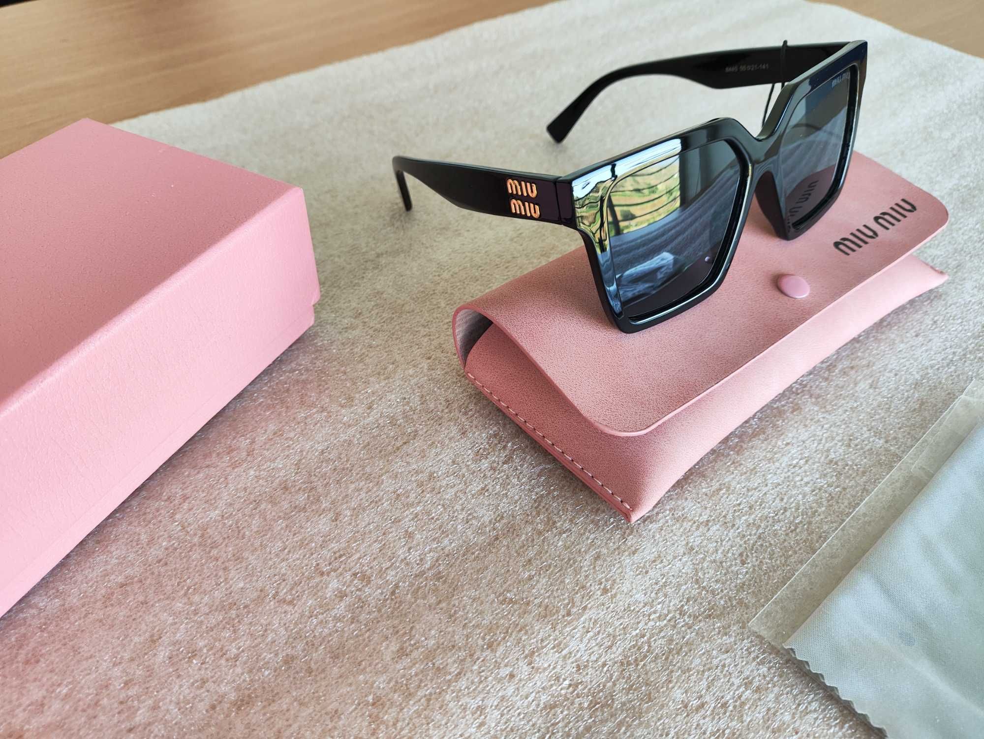 Óculos Miu Miu - Pretos