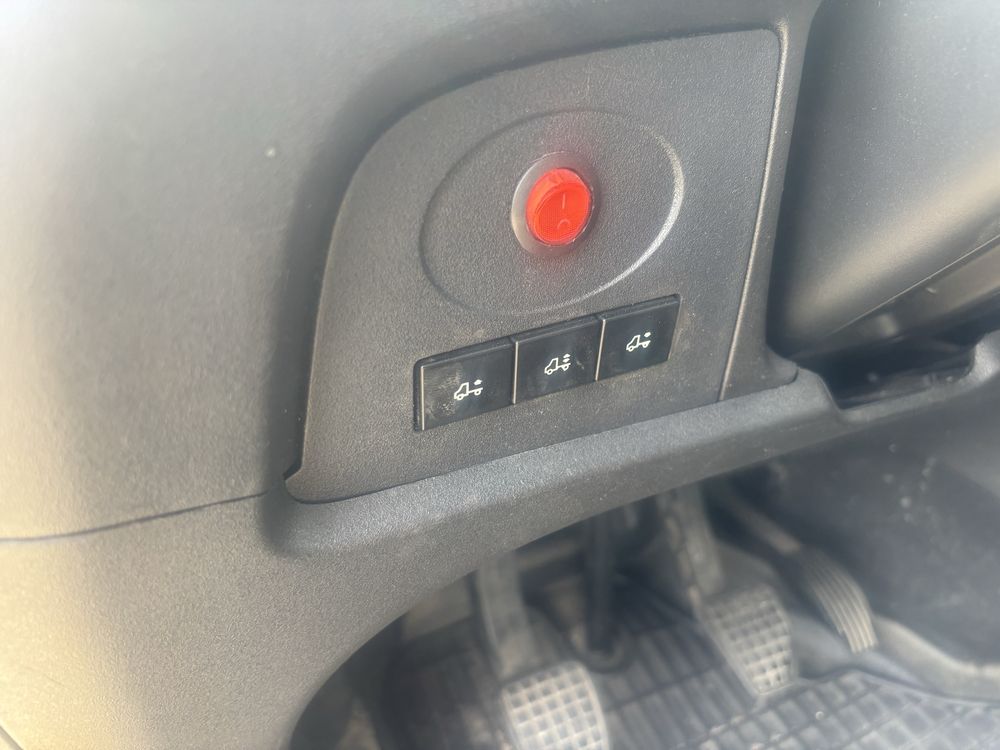 Iveco Daily 3.0 najazd Panelowy 5m salon Polska 3.5t hak
