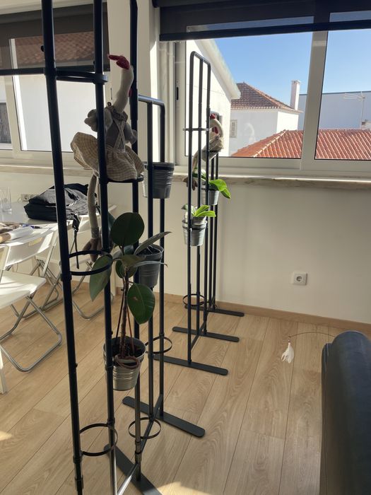 Floreira amovivel preto com suporte vasos