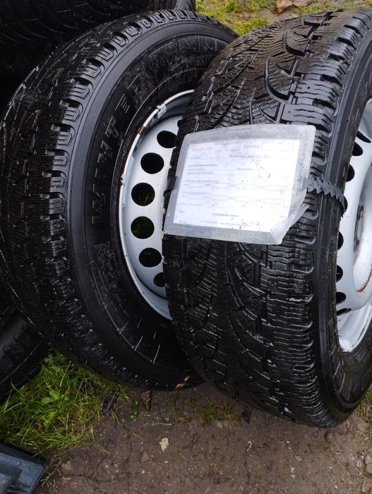 Mercedes Sprinter 906 felgi stalowe ET 62 opony zima r 16 2 sztuki