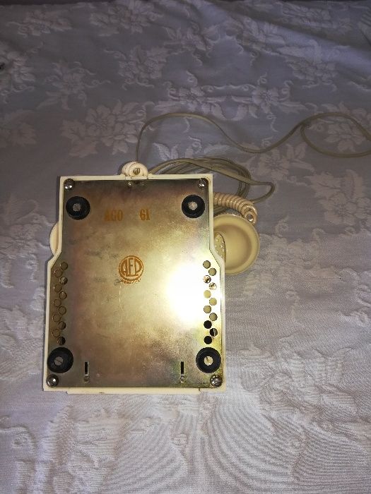 Telefone antigo 332 - A trabalhar