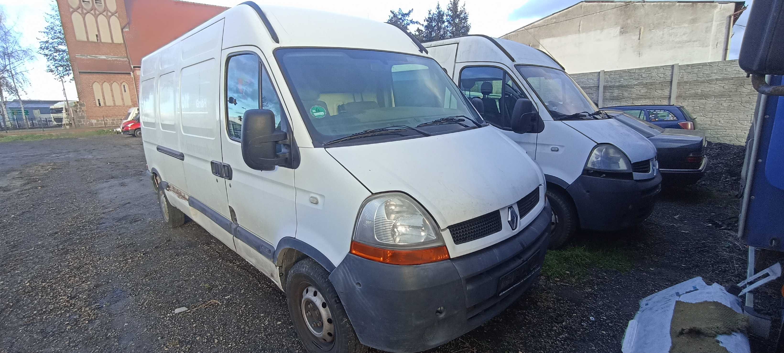 ćwiartka tył tylna master movano  L3h2  interstar lak 0389 na śrubki