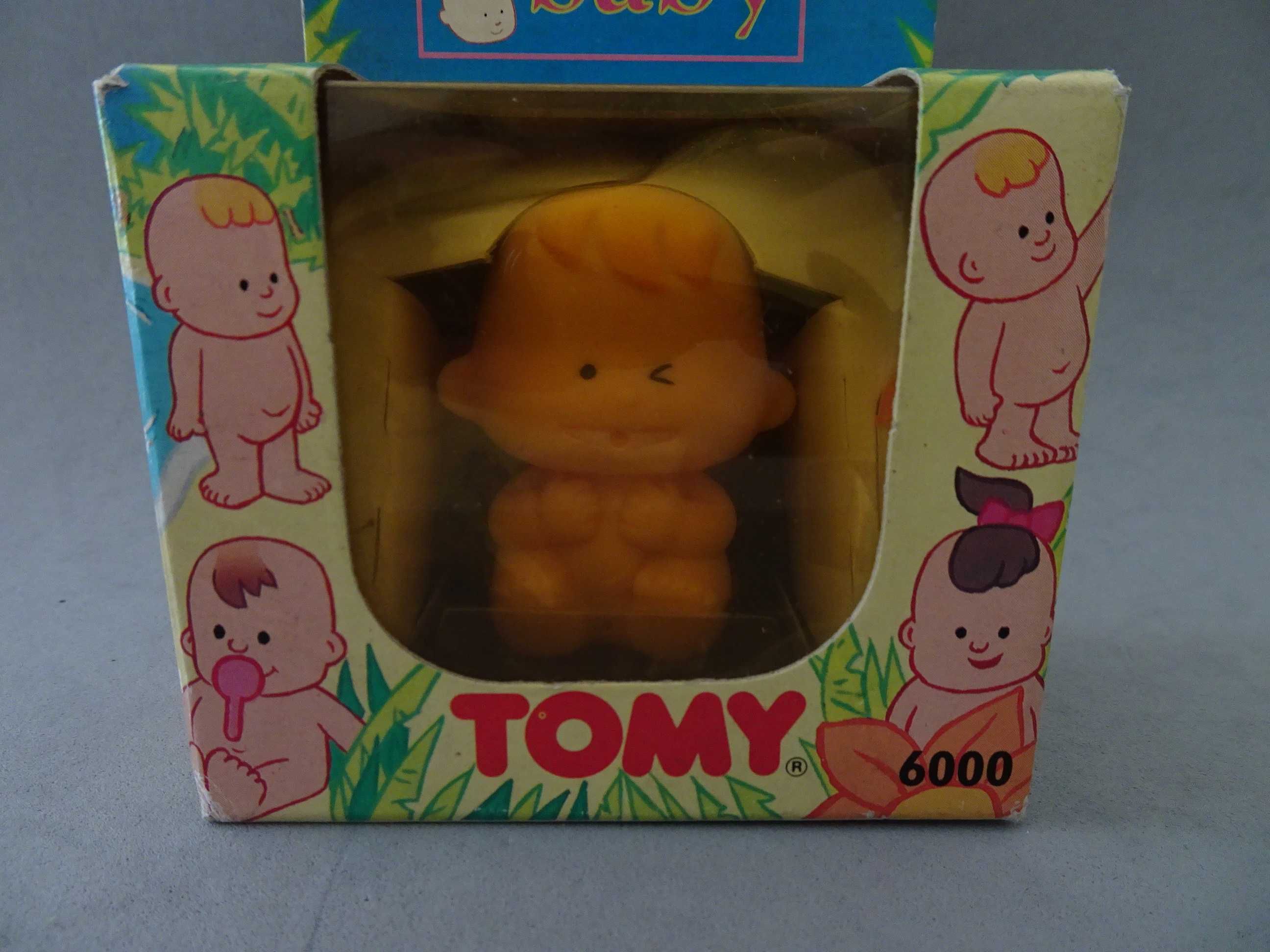 Pipi Baby da Tomy Refª 6000 (sentado e a piscar os olhos)