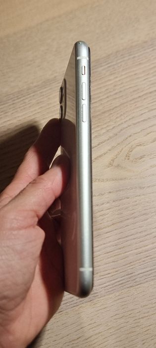 iPhone 11  128GB