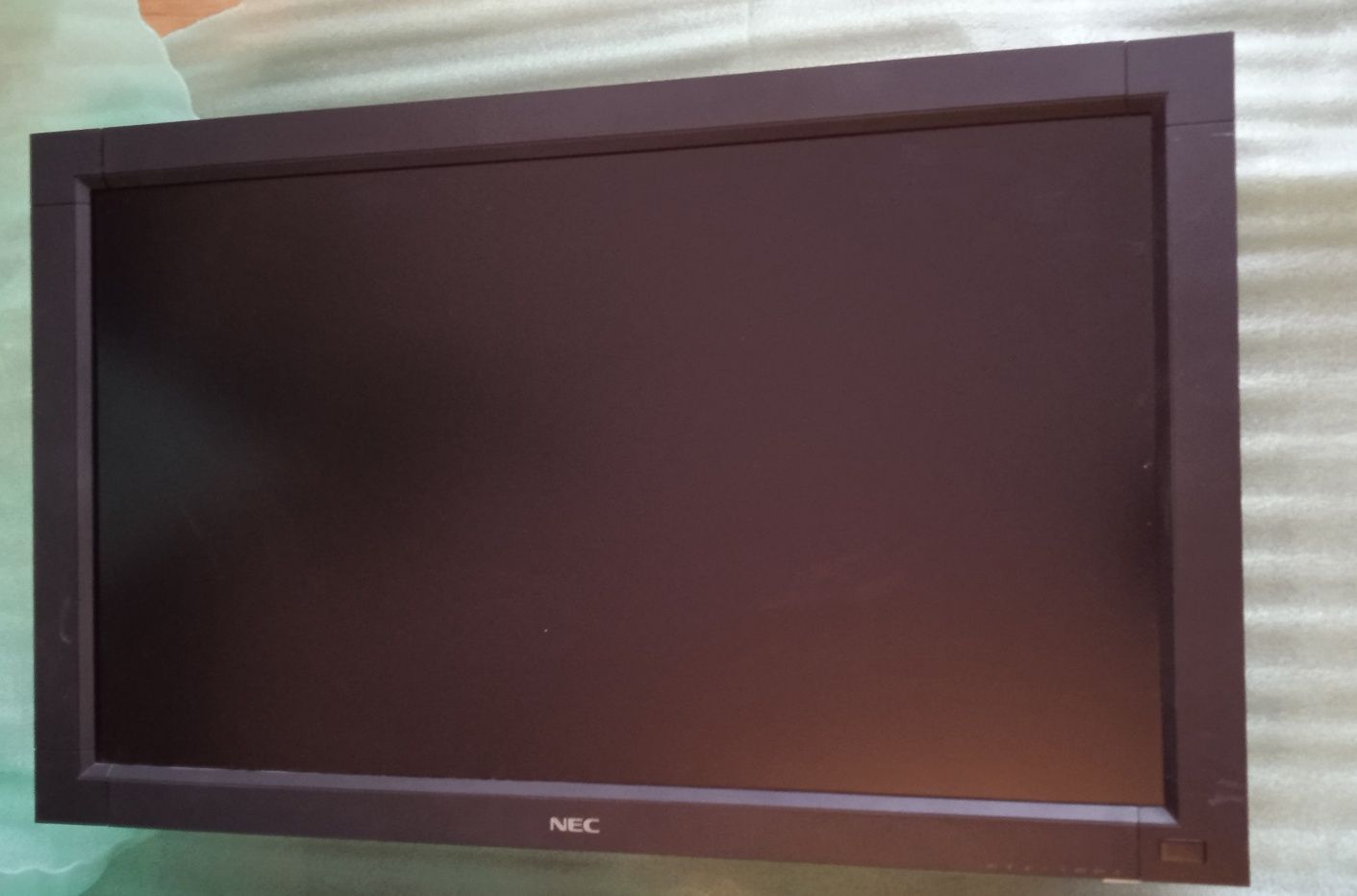 Sprzedam używany monitor NEC Multisync V321 32" S-PVA