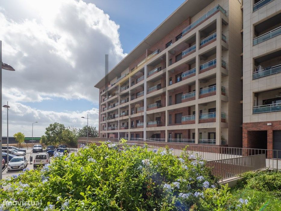 T2 Malvarosa Parque - terraço e garagem 3 viaturas