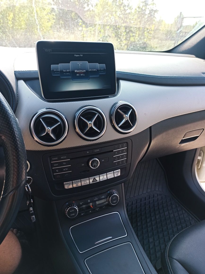 Автомобіль електричний Mercedes Benz b class