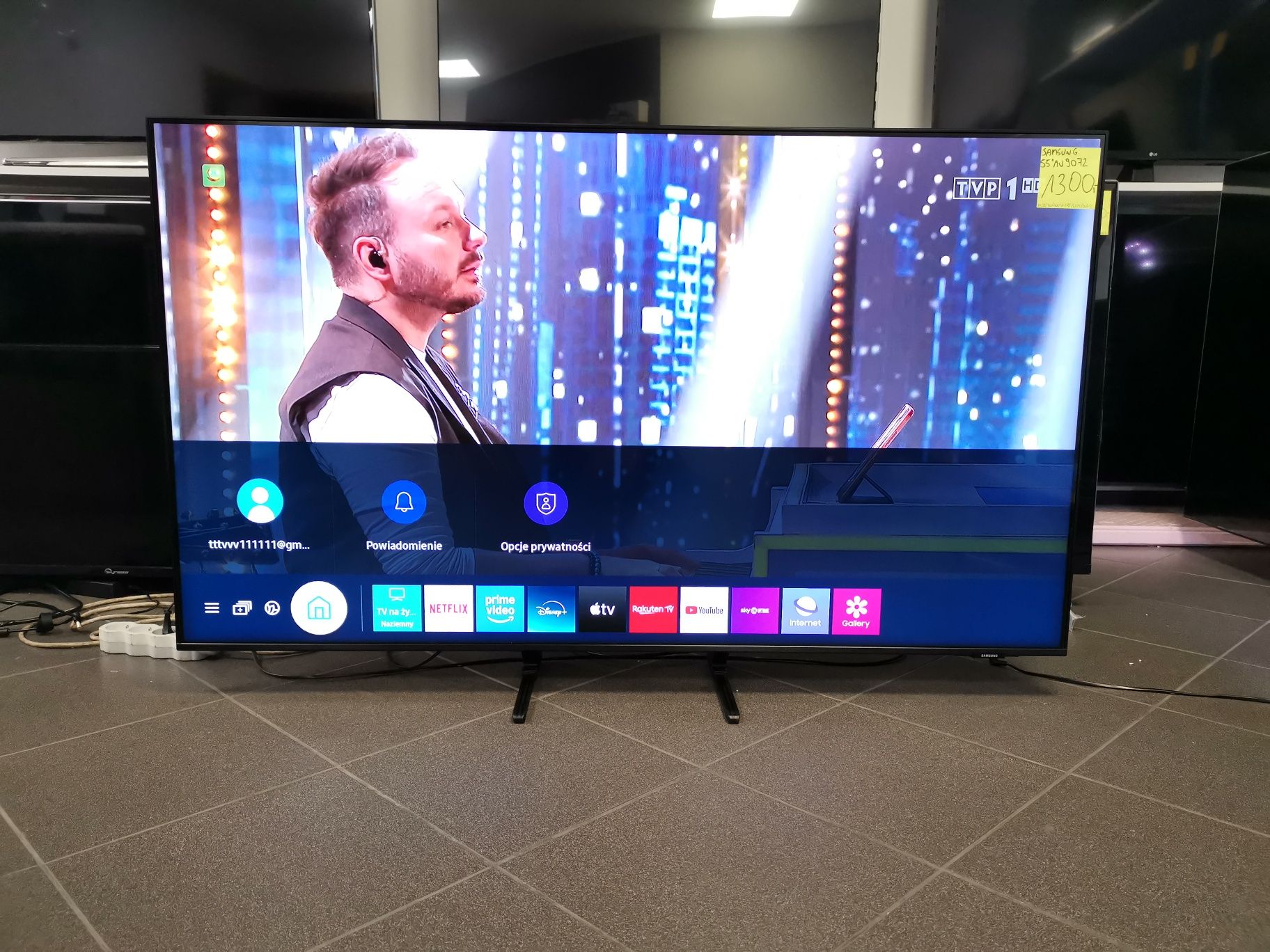 Samsung 55 cali 4K UHD hdr Smart WiFi TizenOS DVB-T2 55AU9072 gw3m