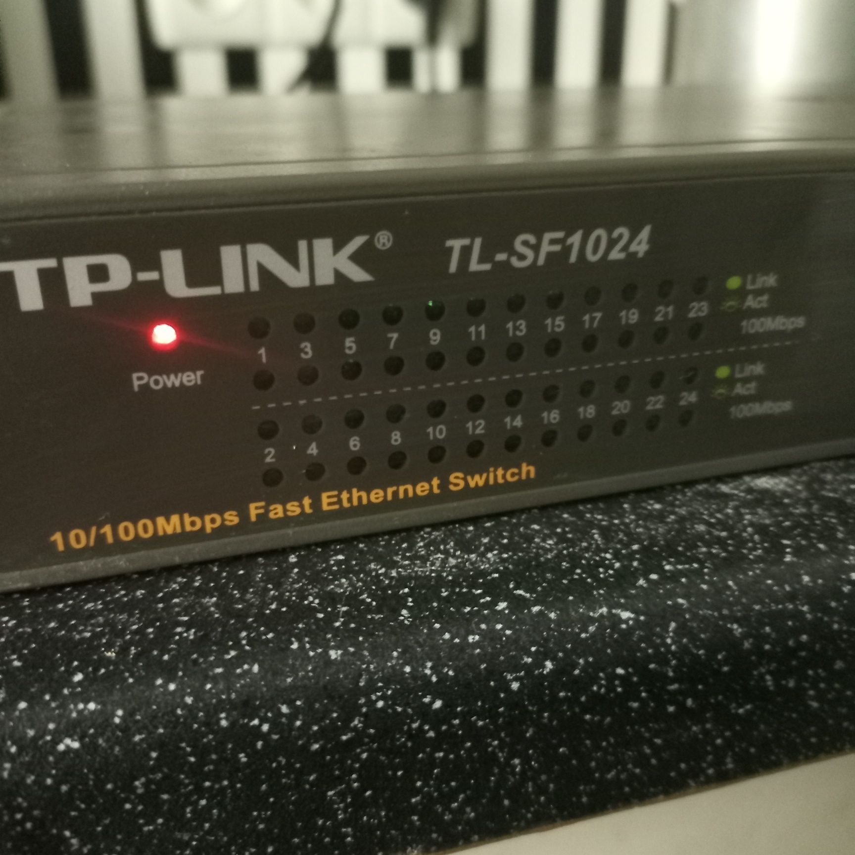 Коммутатор TP-Link TL-SF1024