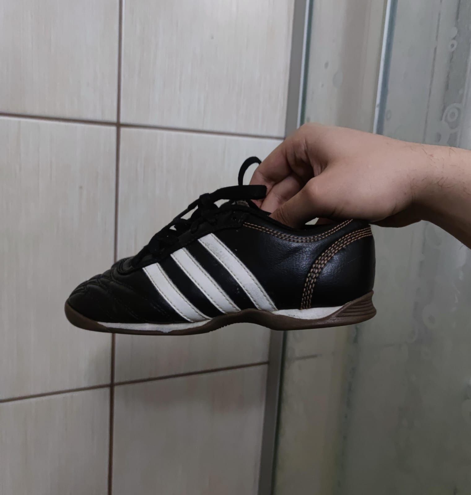 buty sportowe 32 piłkarskie dziecięce halówki Adidas tiempo ciemne cza