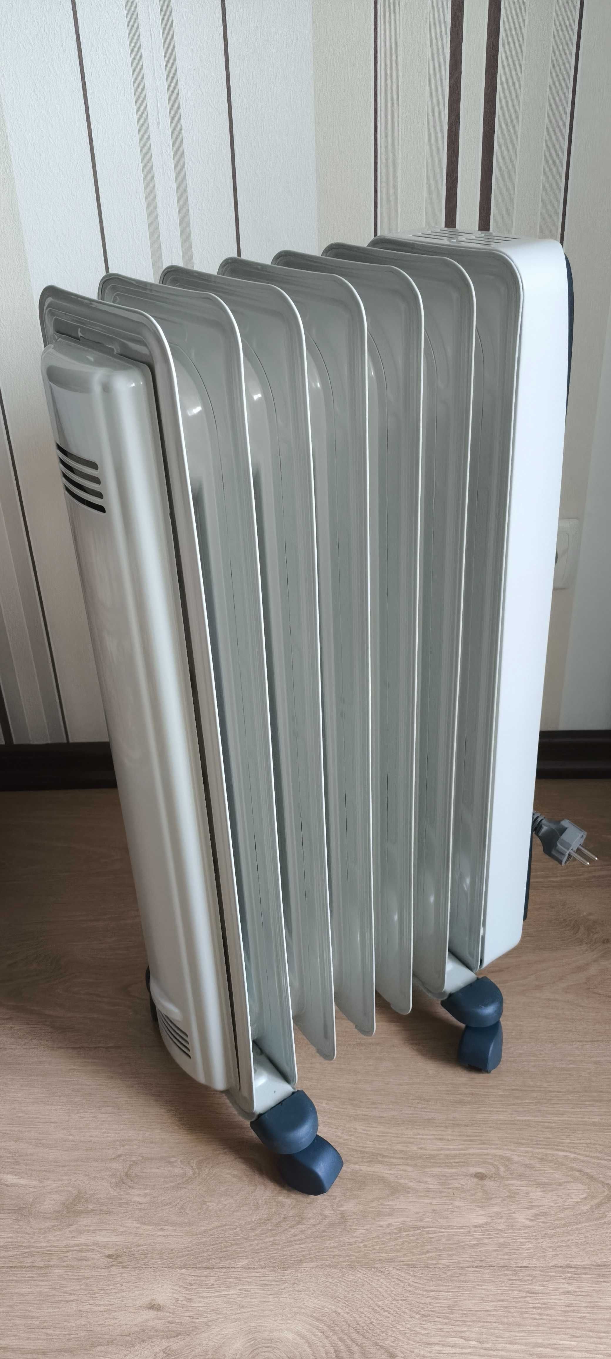Продам новий масляний радіатор Delonghi gs 770715 (1,5кW)