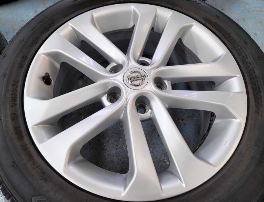 Диски r17 Nissan  5*114.3  7j*17  et-47  цо-66.1мм