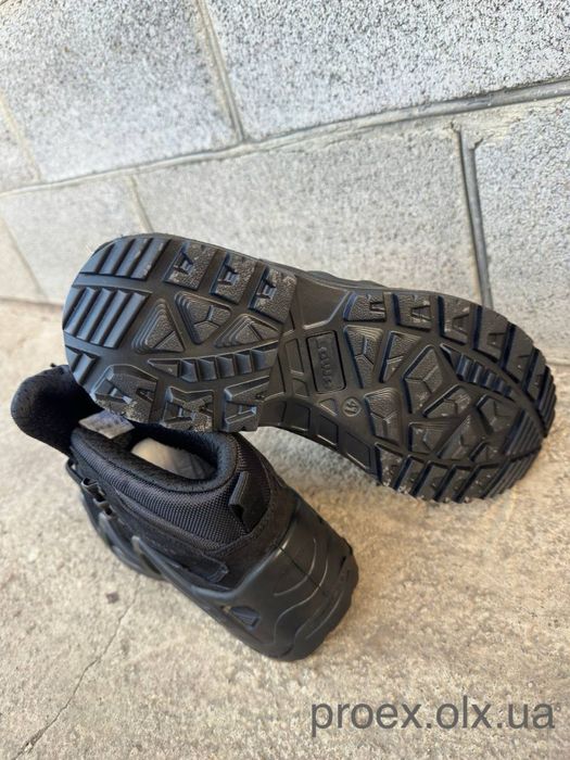 Словаччина• Преміальні трекінгові черевики Lowa Zephyr GTX Black