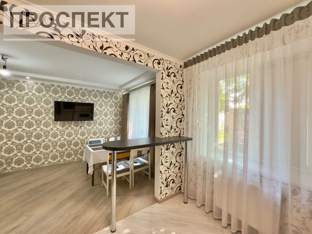 Продам будинок з ремонтом ( Центр). Р-н маг. « Віста».